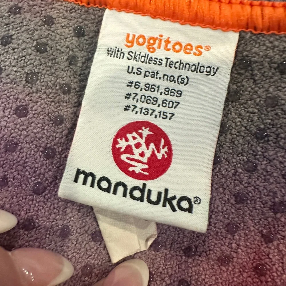 manduka yogitoes yoga